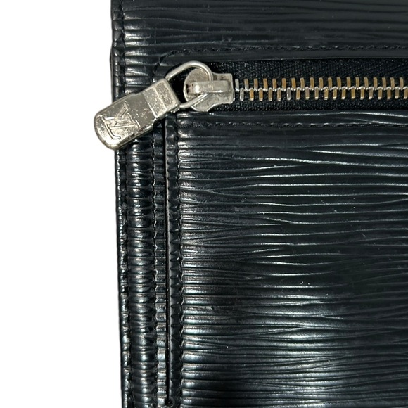 Louis Vuitton black Epi Koala lock trifold mens or women’s unisex wallet - Picture 4 of 10